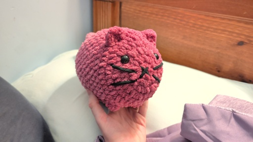 simple crocheted cat, rose ombre yarn